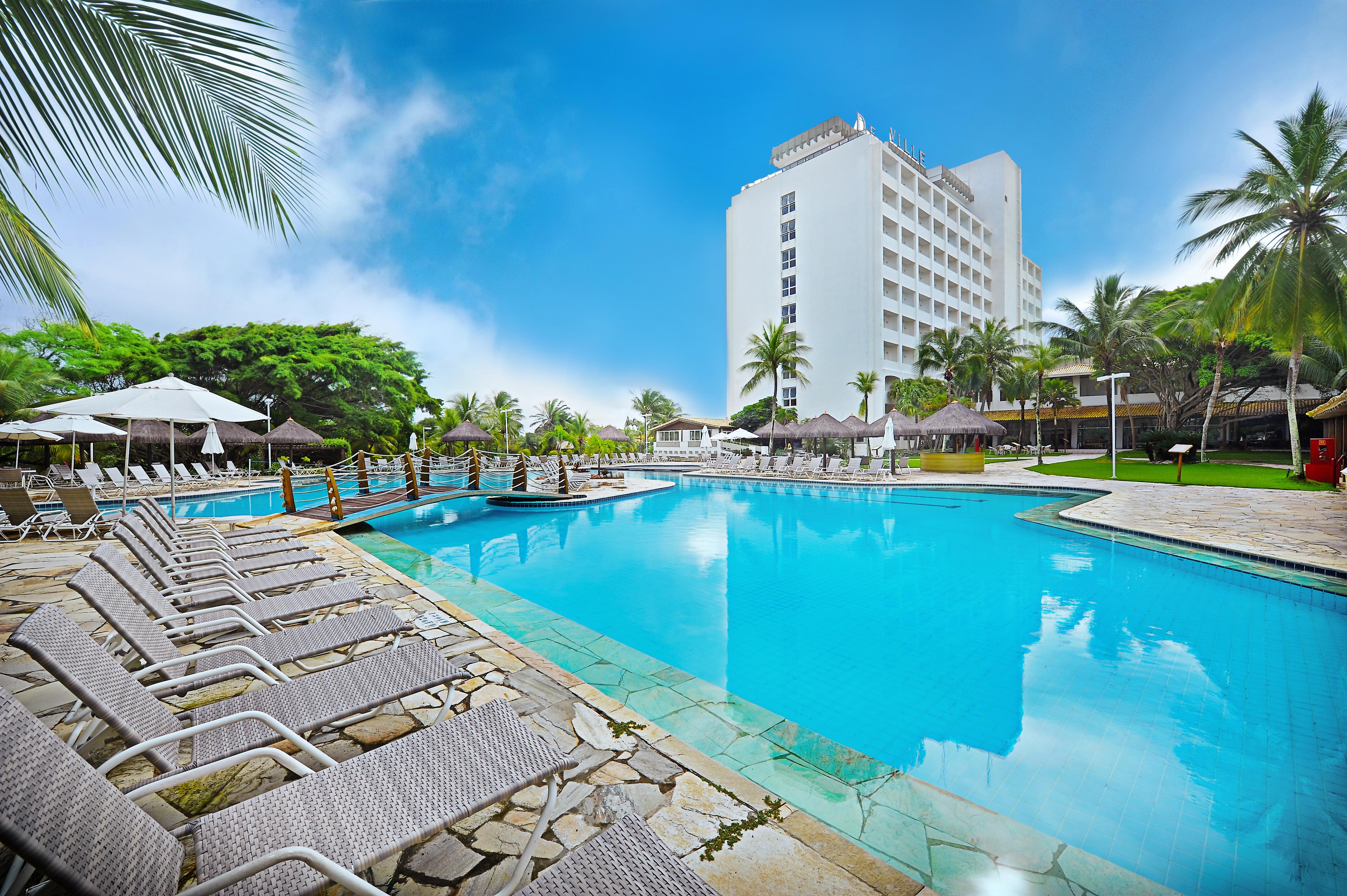 Hotel Deville Prime Salvador Eksteriør bilde The pool at the hotel