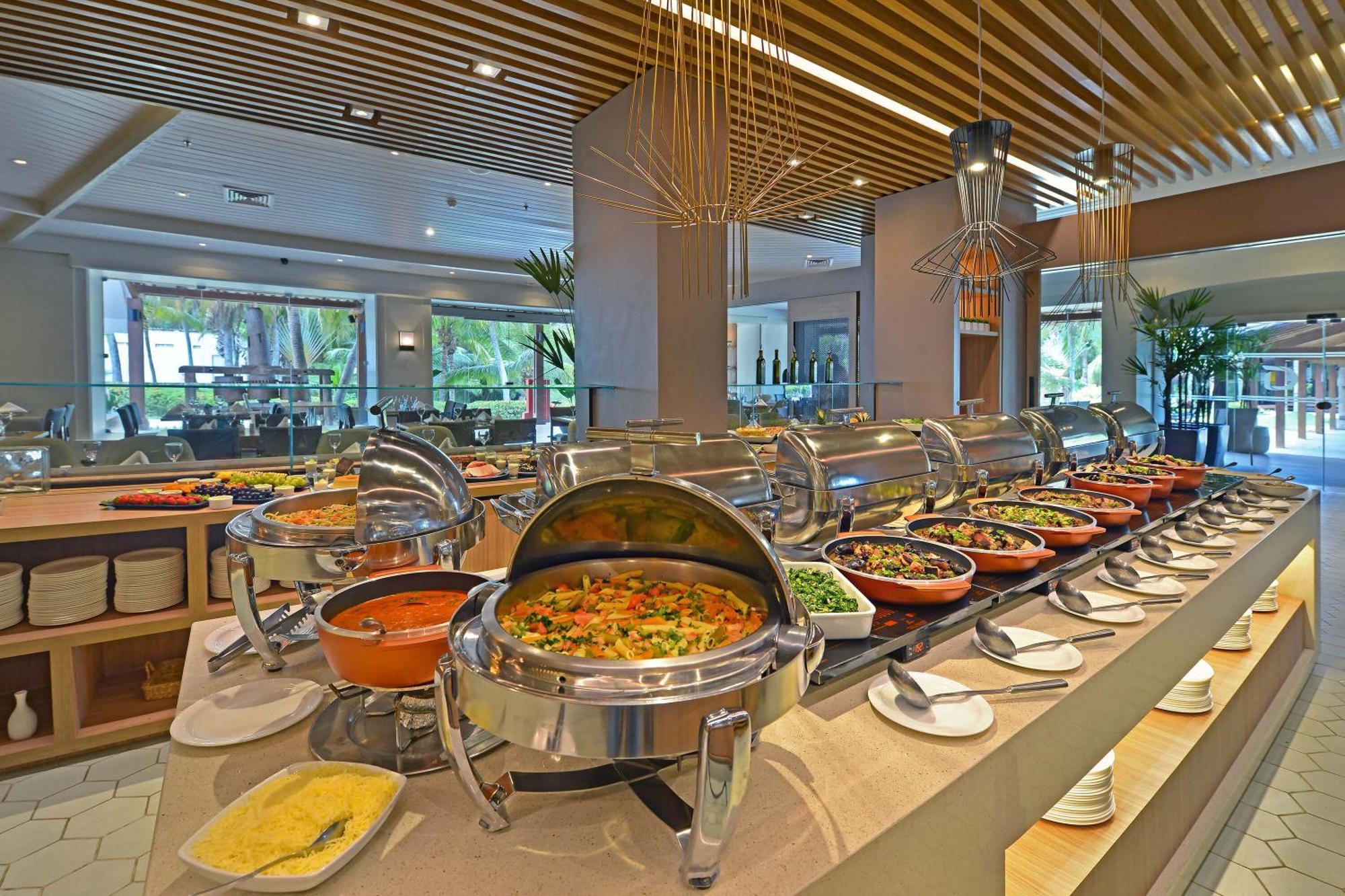 Hotel Deville Prime Salvador Eksteriør bilde A buffet at a hotel