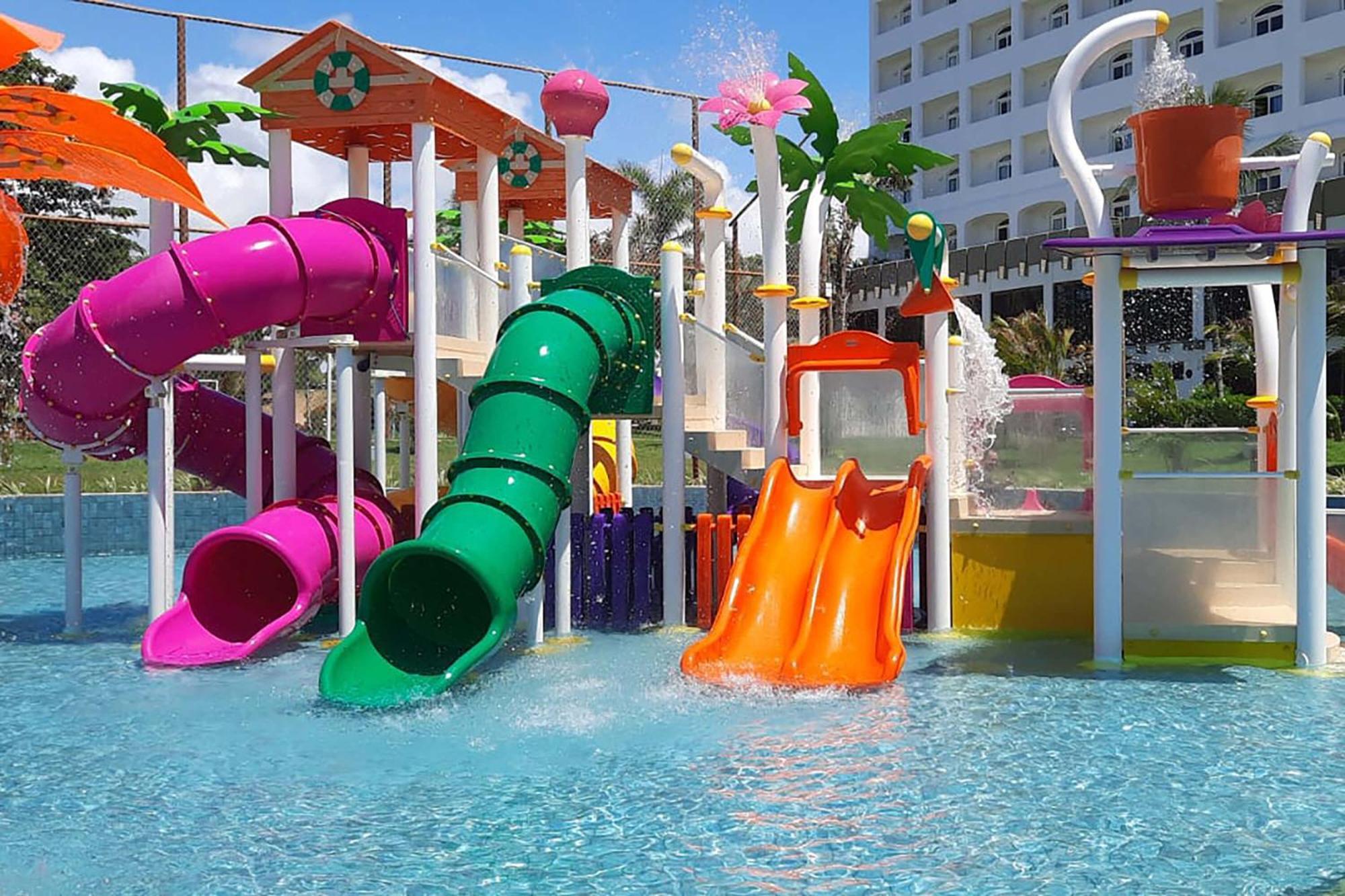 Hotel Deville Prime Salvador Eksteriør bilde Water park