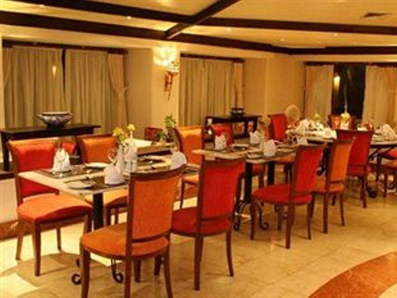Hotel Deville Prime Salvador Eksteriør bilde The interior of the restaurant